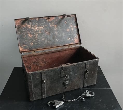 18th century metal box given to abraham lincoln|lincoln's pockets 1976.